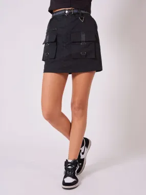 Falda corta con bolsillos y cinturón