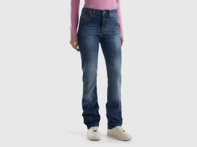 Vaqueros bootcut con cinco bolsillos